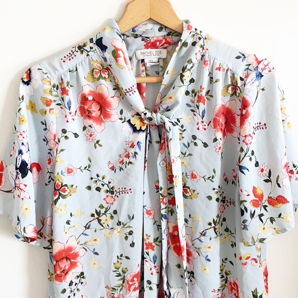 Rachel Zoe floral short sleeve tie front button down top - Picture 2 of 6